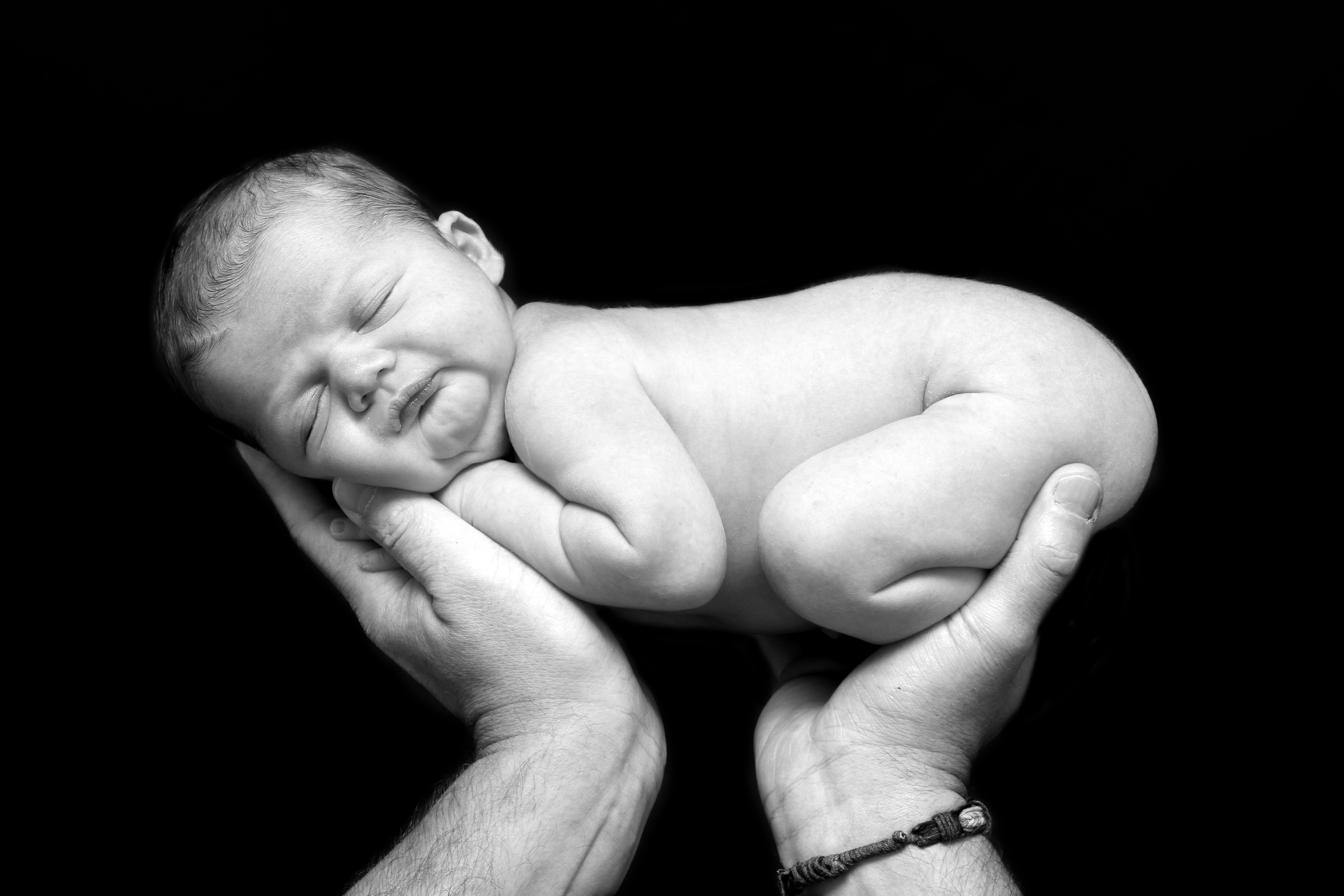 Photographe pour prise de photos de studio pour bébés, enfants et femmes enceintes chez moi à Saint Branchs (dans le 37) et mariages (déplacement dans le 41,37, 86 et 36)